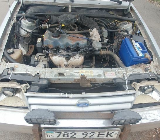 Серый Форд Эскорт, объемом двигателя 1.6 л и пробегом 435 тыс. км за 559 $, фото 6 на Automoto.ua