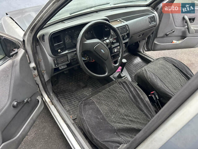 Сірий Форд Ескорт, об'ємом двигуна 0 л та пробігом 556 тис. км за 500 $, фото 3 на Automoto.ua