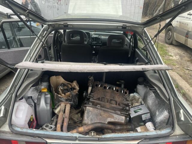 Серый Форд Эскорт, объемом двигателя 1.3 л и пробегом 333 тыс. км за 1000 $, фото 9 на Automoto.ua