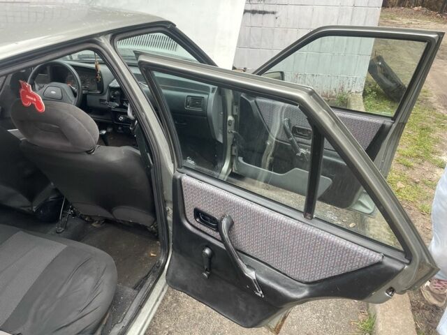 Серый Форд Эскорт, объемом двигателя 1.3 л и пробегом 333 тыс. км за 1000 $, фото 8 на Automoto.ua