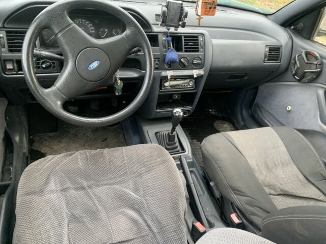 Сірий Форд Ескорт, об'ємом двигуна 1.6 л та пробігом 350 тис. км за 850 $, фото 5 на Automoto.ua