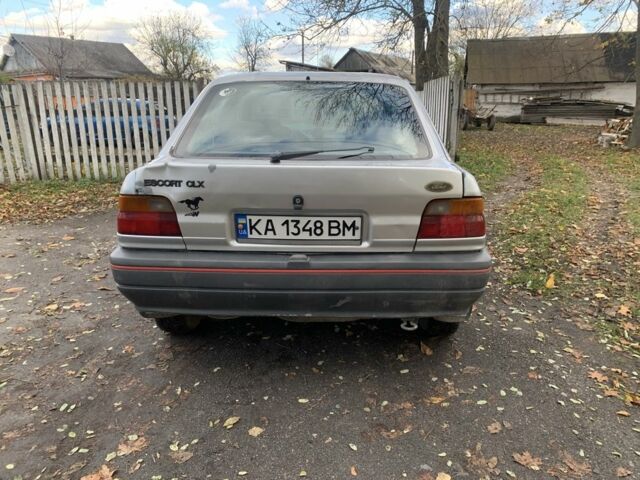 Сірий Форд Ескорт, об'ємом двигуна 1.6 л та пробігом 350 тис. км за 850 $, фото 4 на Automoto.ua