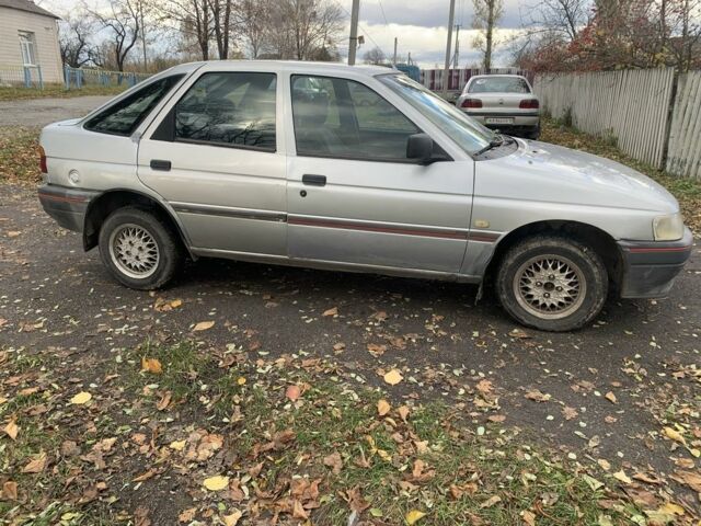 Сірий Форд Ескорт, об'ємом двигуна 1.6 л та пробігом 350 тис. км за 850 $, фото 3 на Automoto.ua