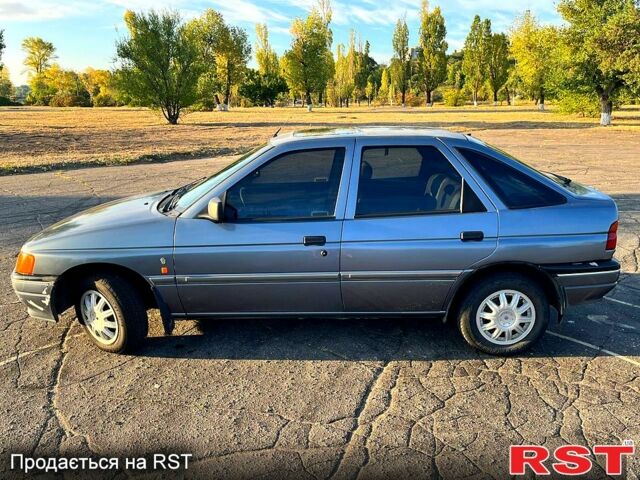 Сірий Форд Ескорт, об'ємом двигуна 1.6 л та пробігом 160 тис. км за 1600 $, фото 1 на Automoto.ua