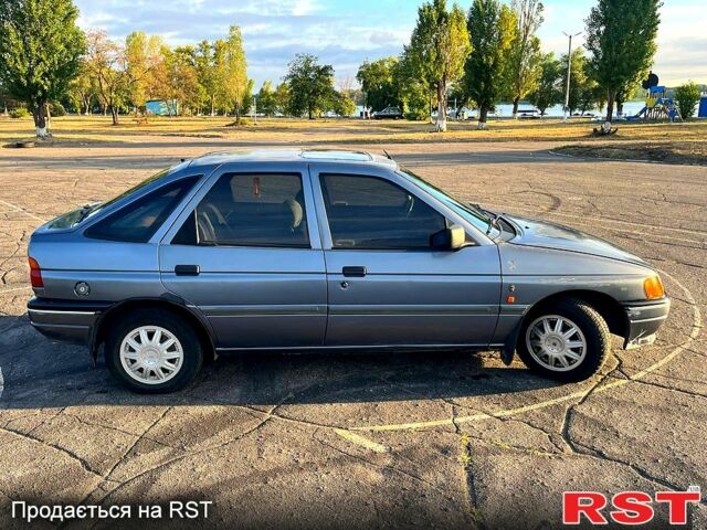 Сірий Форд Ескорт, об'ємом двигуна 1.6 л та пробігом 160 тис. км за 1600 $, фото 5 на Automoto.ua