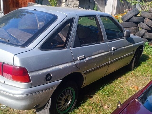 Сірий Форд Ескорт, об'ємом двигуна 1.4 л та пробігом 134 тис. км за 727 $, фото 2 на Automoto.ua