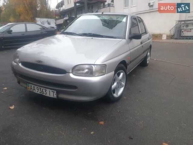 Сірий Форд Ескорт, об'ємом двигуна 1.6 л та пробігом 68 тис. км за 1200 $, фото 3 на Automoto.ua