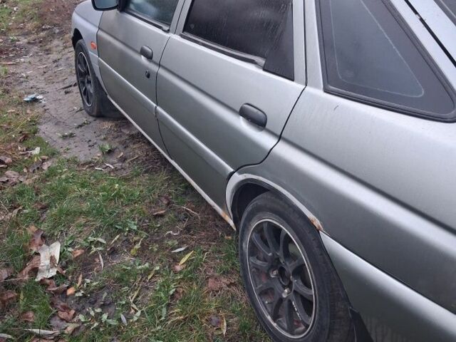 Сірий Форд Ескорт, об'ємом двигуна 1.4 л та пробігом 575 тис. км за 800 $, фото 1 на Automoto.ua