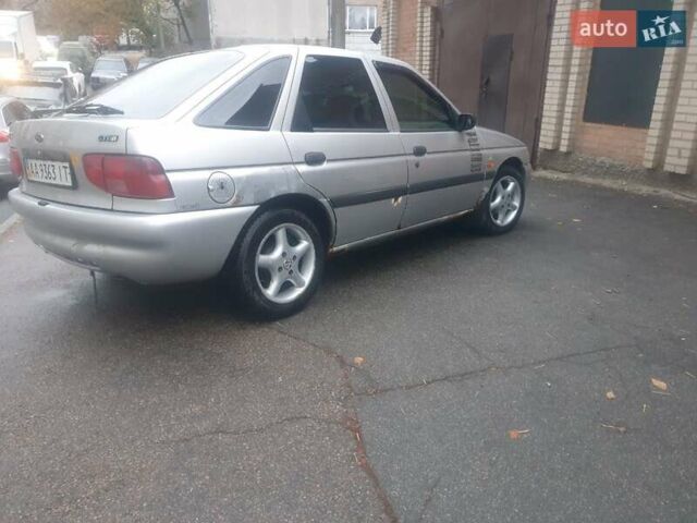 Сірий Форд Ескорт, об'ємом двигуна 1.6 л та пробігом 68 тис. км за 1200 $, фото 4 на Automoto.ua