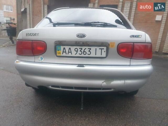 Сірий Форд Ескорт, об'ємом двигуна 1.6 л та пробігом 68 тис. км за 1200 $, фото 2 на Automoto.ua
