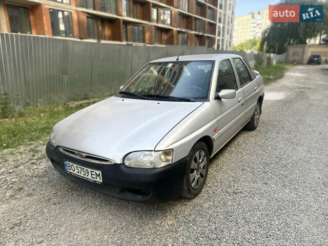 Серый Форд Эскорт, объемом двигателя 1.6 л и пробегом 230 тыс. км за 1000 $, фото 2 на Automoto.ua