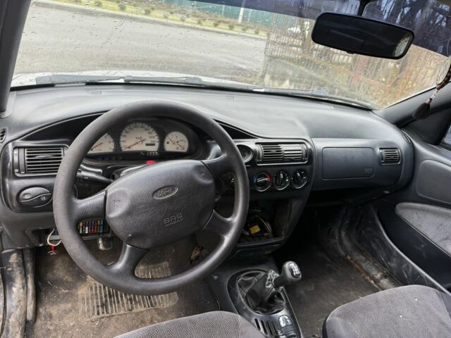 Сірий Форд Ескорт, об'ємом двигуна 1.6 л та пробігом 250 тис. км за 450 $, фото 6 на Automoto.ua