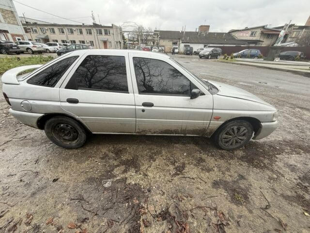 Сірий Форд Ескорт, об'ємом двигуна 1.6 л та пробігом 250 тис. км за 450 $, фото 2 на Automoto.ua