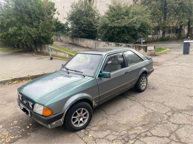 Серый Форд Эскорт, объемом двигателя 0 л и пробегом 300 тыс. км за 810 $, фото 6 на Automoto.ua