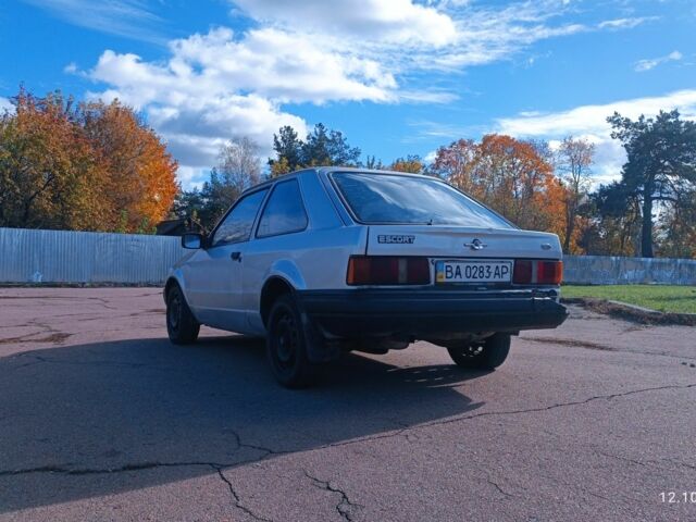 Серый Форд Эскорт, объемом двигателя 0 л и пробегом 13 тыс. км за 435 $, фото 2 на Automoto.ua