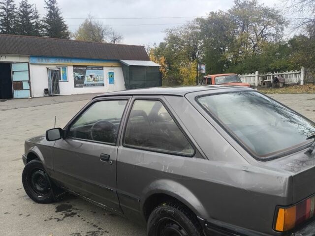 Форд Ескорт 1989 у Черкасах на Automoto.ua Сірий Форд Ескорт, об'ємом двигуна 1.3 л та пробігом 87 тис. км за 480 $, фото 4 на Automoto.ua