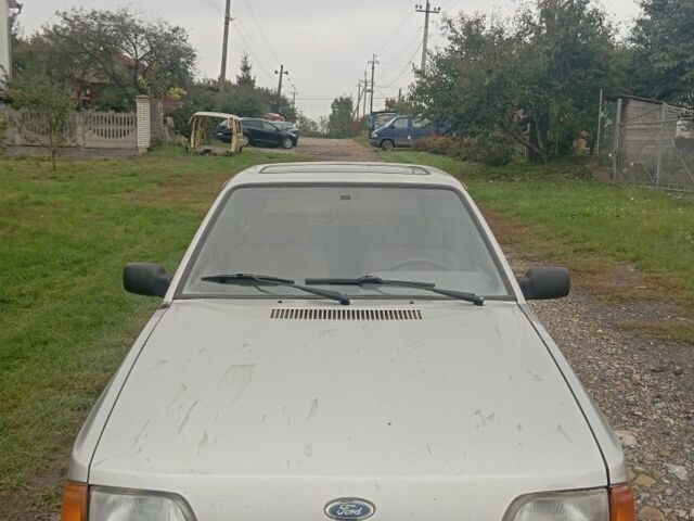 Сірий Форд Ескорт, об'ємом двигуна 1.4 л та пробігом 300 тис. км за 475 $, фото 3 на Automoto.ua