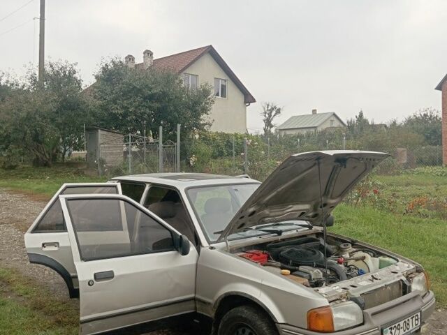 Сірий Форд Ескорт, об'ємом двигуна 1.4 л та пробігом 300 тис. км за 475 $, фото 2 на Automoto.ua