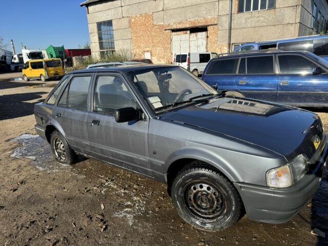Сірий Форд Ескорт, об'ємом двигуна 0 л та пробігом 100 тис. км за 399 $, фото 1 на Automoto.ua