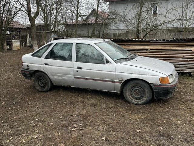 Серый Форд Эскорт, объемом двигателя 1.3 л и пробегом 67 тыс. км за 350 $, фото 3 на Automoto.ua