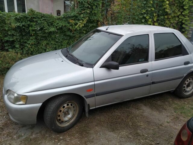 Серый Форд Эскорт, объемом двигателя 1.3 л и пробегом 258 тыс. км за 1000 $, фото 4 на Automoto.ua