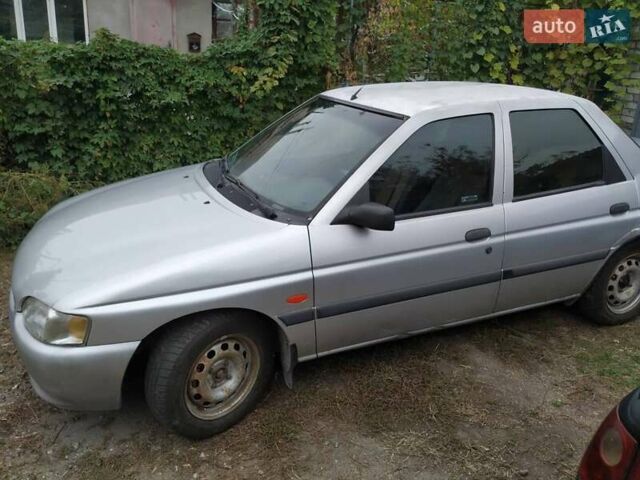 Серый Форд Эскорт, объемом двигателя 1.3 л и пробегом 258 тыс. км за 1000 $, фото 3 на Automoto.ua