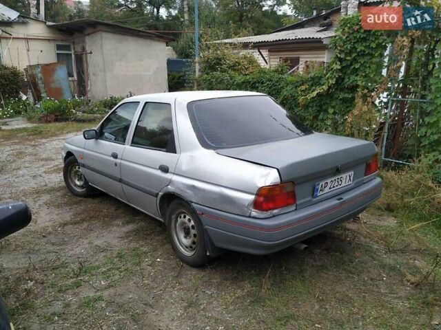 Серый Форд Эскорт, объемом двигателя 1.3 л и пробегом 258 тыс. км за 1000 $, фото 4 на Automoto.ua