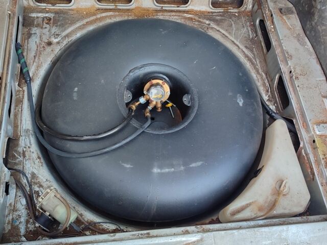 Серый Форд Эскорт, объемом двигателя 1.3 л и пробегом 180 тыс. км за 1417 $, фото 4 на Automoto.ua