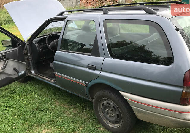 Серый Форд Эскорт, объемом двигателя 1.75 л и пробегом 300 тыс. км за 2000 $, фото 3 на Automoto.ua