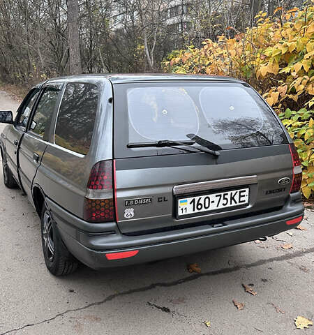 Сірий Форд Ескорт, об'ємом двигуна 1.8 л та пробігом 350 тис. км за 2700 $, фото 5 на Automoto.ua
