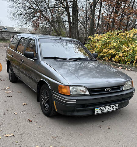 Сірий Форд Ескорт, об'ємом двигуна 1.8 л та пробігом 350 тис. км за 2700 $, фото 1 на Automoto.ua