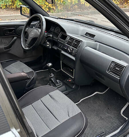 Сірий Форд Ескорт, об'ємом двигуна 1.8 л та пробігом 350 тис. км за 2700 $, фото 12 на Automoto.ua