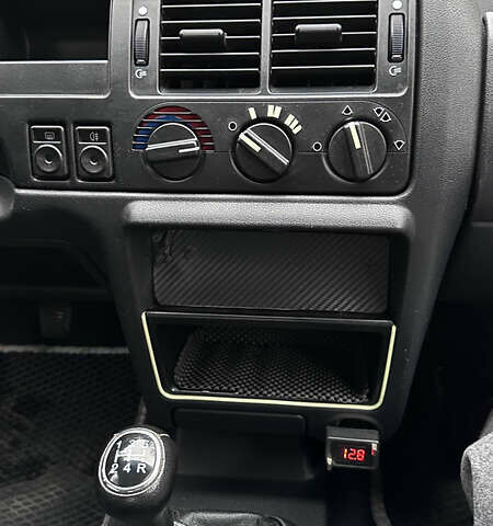 Сірий Форд Ескорт, об'ємом двигуна 1.8 л та пробігом 350 тис. км за 2700 $, фото 17 на Automoto.ua