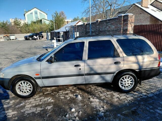 Сірий Форд Ескорт, об'ємом двигуна 1.8 л та пробігом 289 тис. км за 1000 $, фото 8 на Automoto.ua