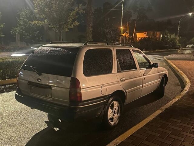 Серый Форд Эскорт, объемом двигателя 1.6 л и пробегом 228 тыс. км за 1402 $, фото 4 на Automoto.ua