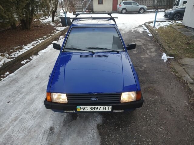 Синий Форд Эскорт, объемом двигателя 1.1 л и пробегом 77 тыс. км за 649 $, фото 3 на Automoto.ua