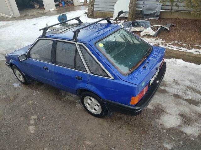 Синий Форд Эскорт, объемом двигателя 1.1 л и пробегом 77 тыс. км за 649 $, фото 12 на Automoto.ua