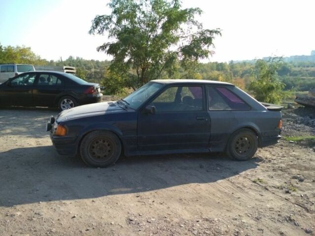 Синий Форд Эскорт, объемом двигателя 0 л и пробегом 1000 тыс. км за 800 $, фото 2 на Automoto.ua