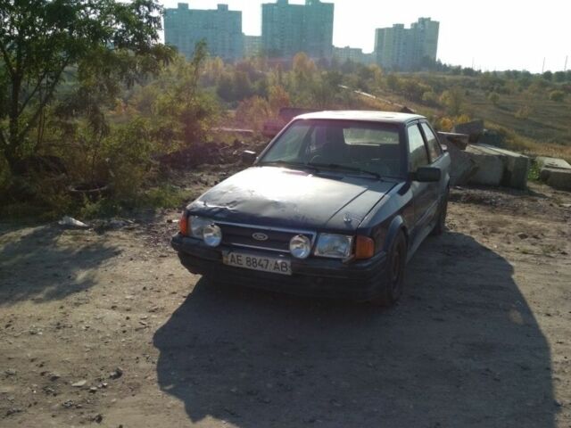 Синий Форд Эскорт, объемом двигателя 0 л и пробегом 1000 тыс. км за 800 $, фото 1 на Automoto.ua