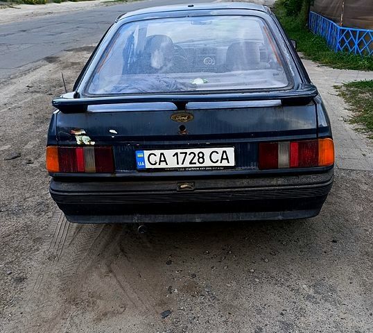 Синий Форд Эскорт, объемом двигателя 1.6 л и пробегом 300 тыс. км за 500 $, фото 6 на Automoto.ua
