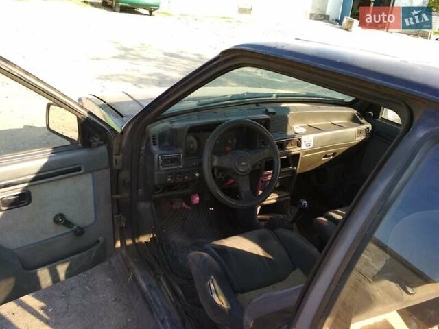 Синий Форд Эскорт, объемом двигателя 1.6 л и пробегом 180 тыс. км за 800 $, фото 5 на Automoto.ua