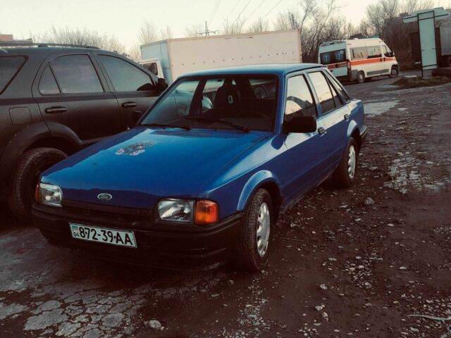 Синий Форд Эскорт, объемом двигателя 1.3 л и пробегом 123 тыс. км за 638 $, фото 4 на Automoto.ua