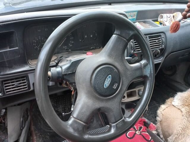 Синій Форд Ескорт, об'ємом двигуна 0 л та пробігом 100 тис. км за 500 $, фото 1 на Automoto.ua