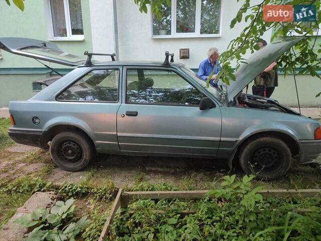Синій Форд Ескорт, об'ємом двигуна 1.4 л та пробігом 478 тис. км за 1300 $, фото 18 на Automoto.ua