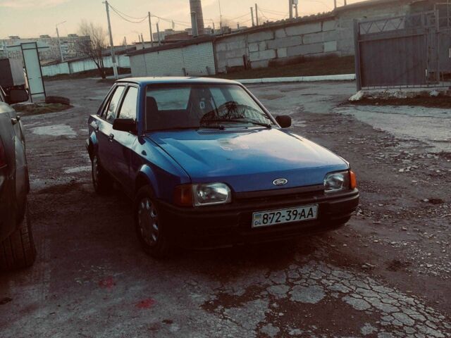Синий Форд Эскорт, объемом двигателя 1.3 л и пробегом 123 тыс. км за 638 $, фото 5 на Automoto.ua