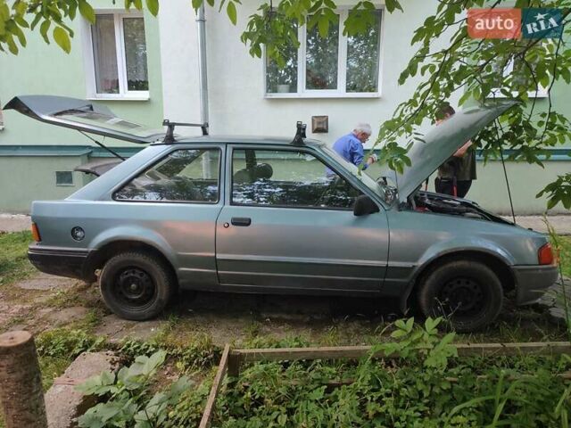 Синій Форд Ескорт, об'ємом двигуна 1.4 л та пробігом 478 тис. км за 1300 $, фото 1 на Automoto.ua