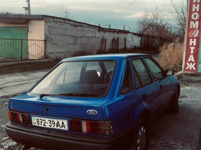 Синий Форд Эскорт, объемом двигателя 1.3 л и пробегом 123 тыс. км за 638 $, фото 2 на Automoto.ua