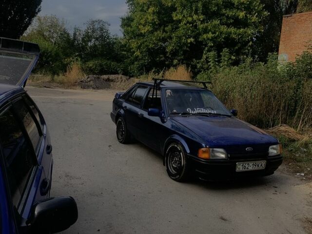 Синий Форд Эскорт, объемом двигателя 1.4 л и пробегом 117 тыс. км за 1100 $, фото 11 на Automoto.ua