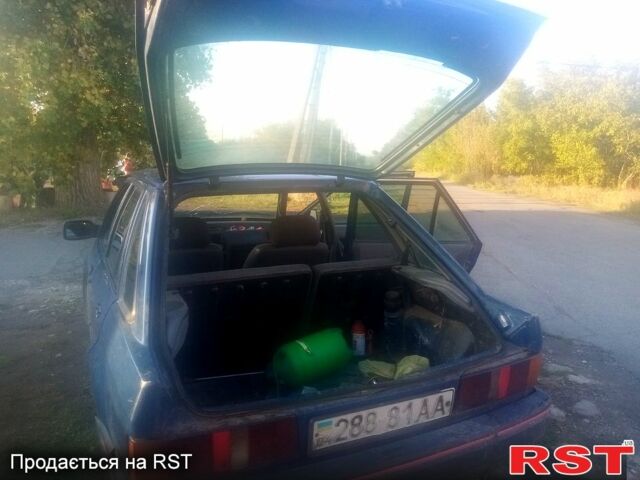 Синий Форд Эскорт, объемом двигателя 1.6 л и пробегом 300 тыс. км за 450 $, фото 2 на Automoto.ua