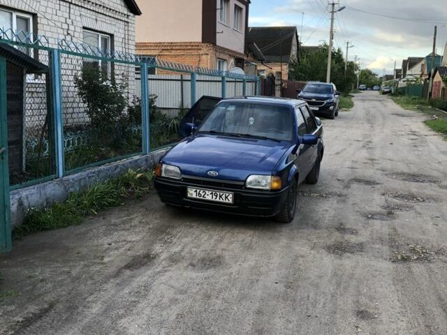 Синий Форд Эскорт, объемом двигателя 1.4 л и пробегом 117 тыс. км за 1100 $, фото 1 на Automoto.ua